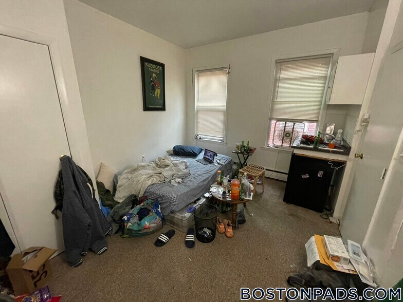 Building Photo - 28 S Huntington Ave