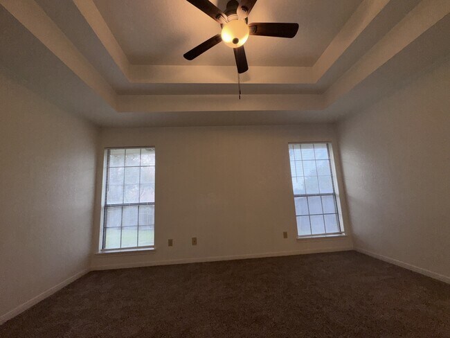 Building Photo - 1801 Thomas Ct