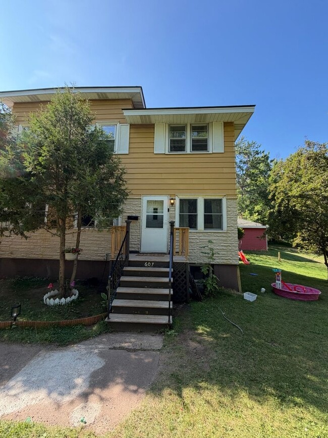 Building Photo - 607-607 Leicester Ave
