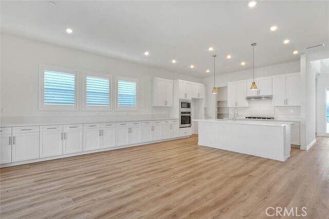 Building Photo - 15842 Butterfly Dr