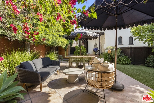 Building Photo - 105 S La Jolla Ave