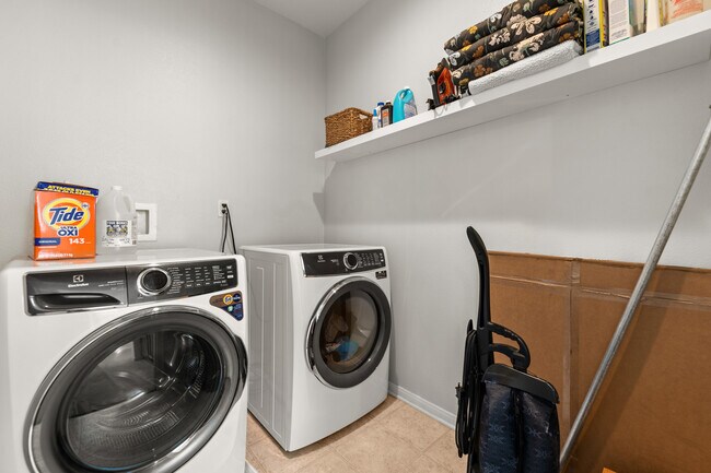 Building Photo - 1321 Ortega St