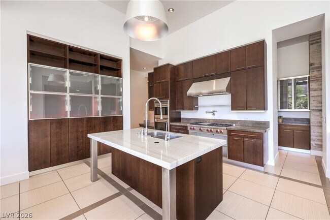 Building Photo - 1501 Foothills Village Dr