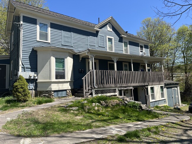 Primary Photo - 88 Spencer St