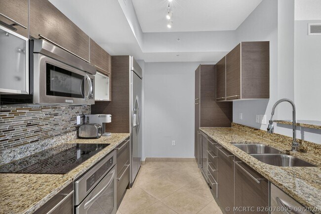 Building Photo - 550 Okeechobee Blvd