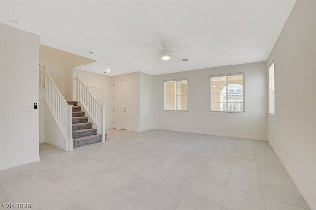 Building Photo - 2615 Esposende St