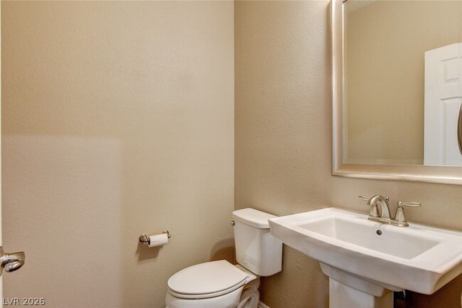 Building Photo - 888 Haven Oaks Pl