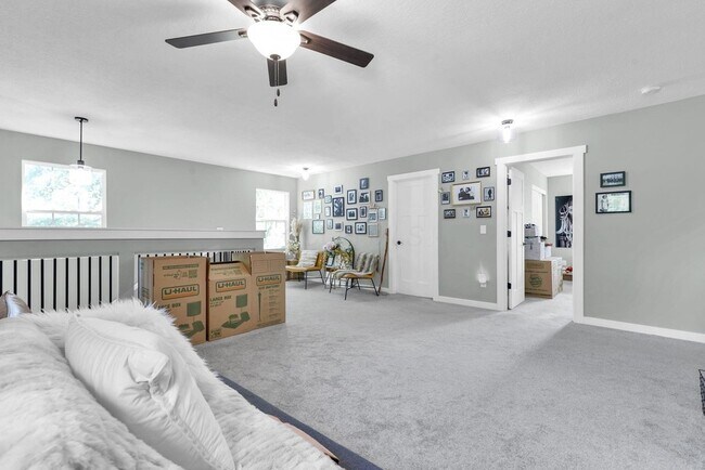 Building Photo - 1945 Woodcrest Rd