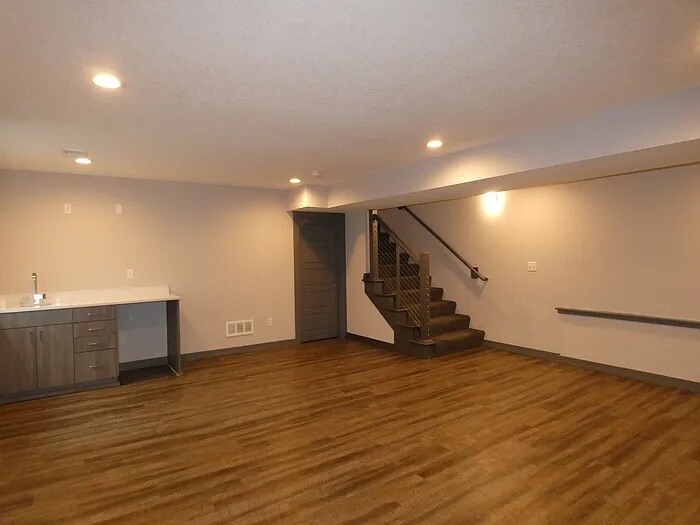 Building Photo - 7615 N Mercier Ct