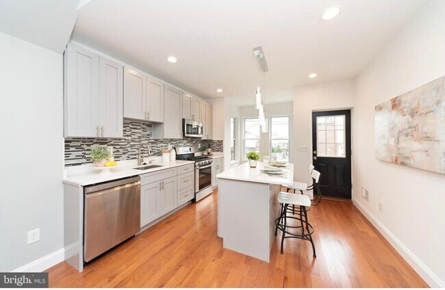 Building Photo - 41 N Linwood Ave