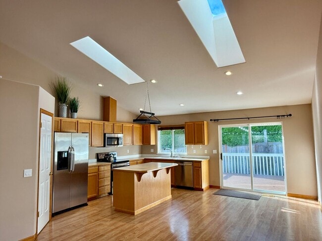 Building Photo - Immaculate Mill Creek Rambler | A/C • Cul-...