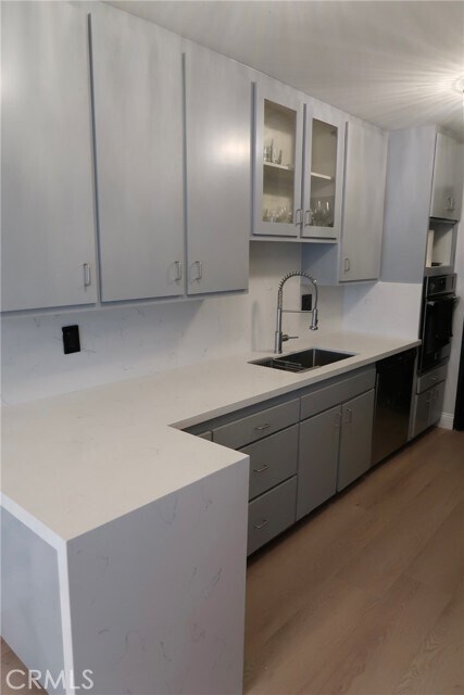Building Photo - 1121 N Olive Dr