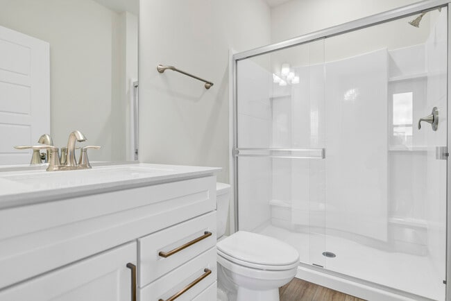 Building Photo - 668 Branson Dr