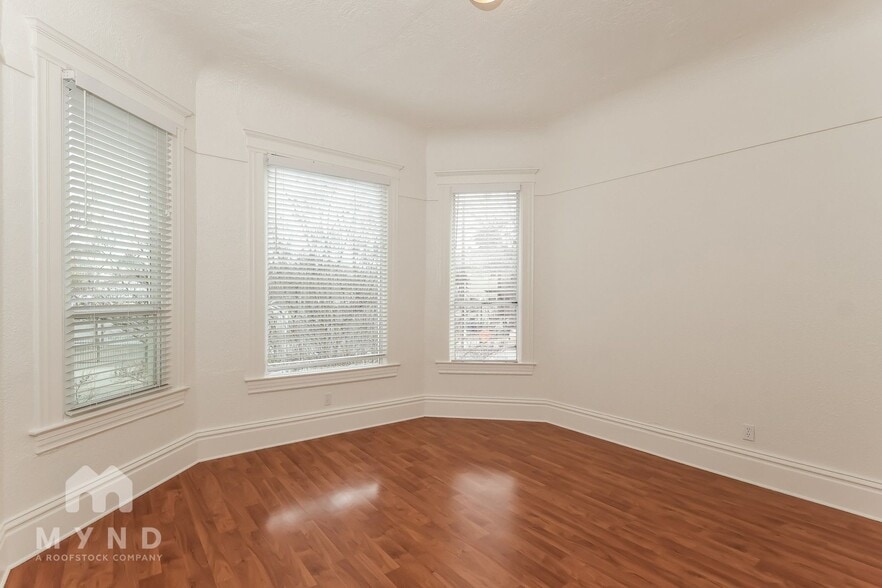 Building Photo - 612 1/2 15th St