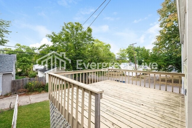 Building Photo - 4263 Woodcliffe Ave