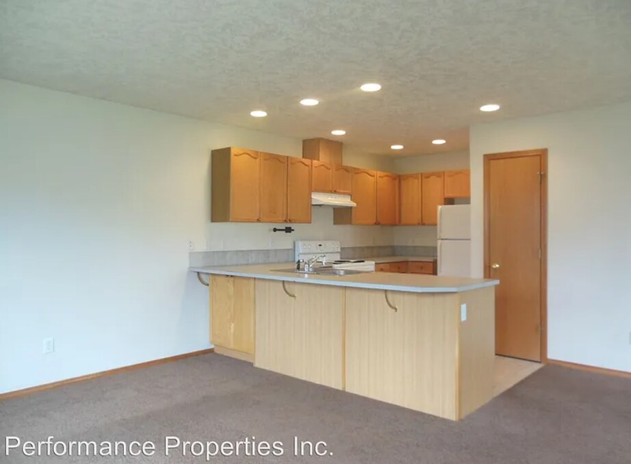 Building Photo - 3625 NE 157th Ave