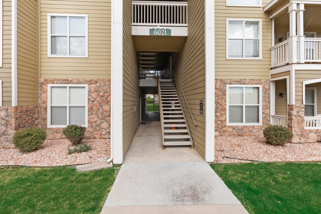 Building Photo - 6021 Castlegate Dr W