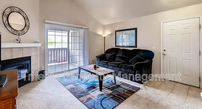 Building Photo - 1288 Lake Cir