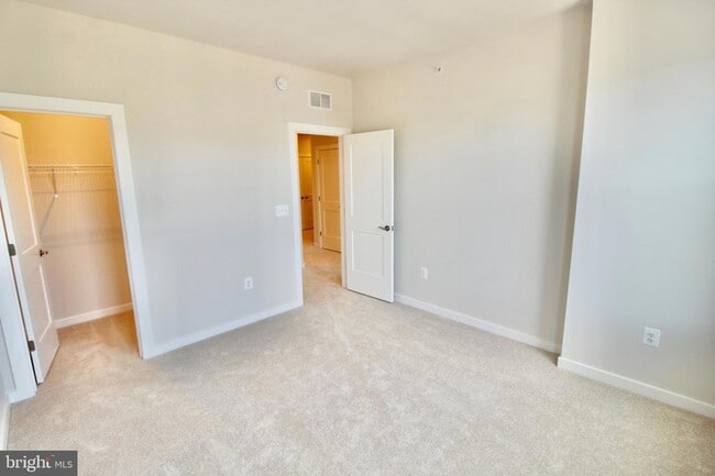 Building Photo - 4619 Olivine Dr