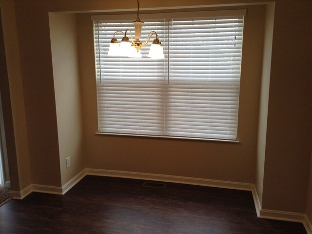 Building Photo - 2422 Hilliard Dr