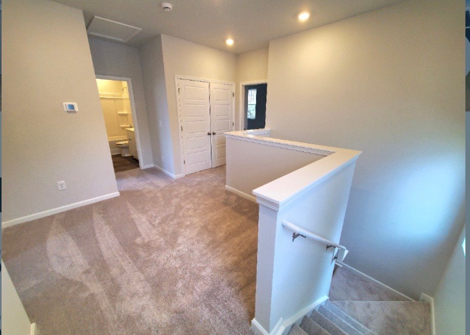 Building Photo - 160 Cypress Holw Dr