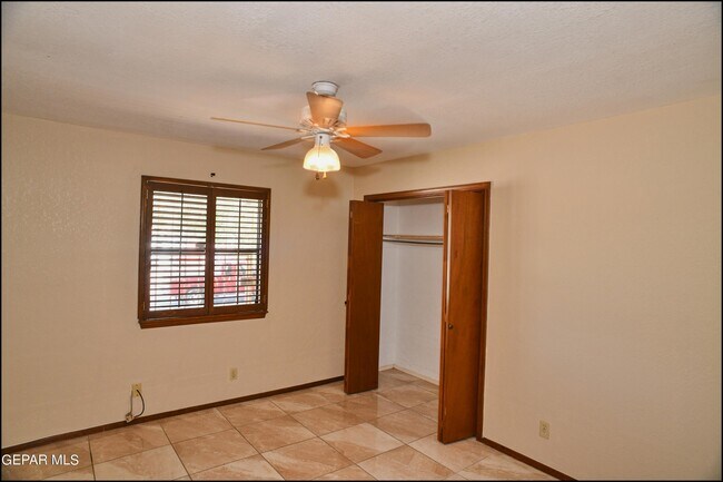 Building Photo - 11600 Casa View Dr