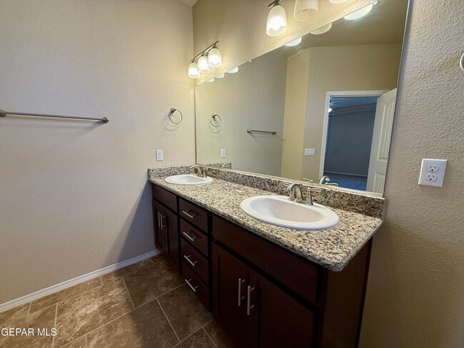 Building Photo - 7790 Enchanted Cir Dr