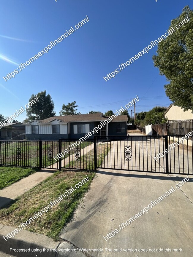 Building Photo - Nice House For Rent
