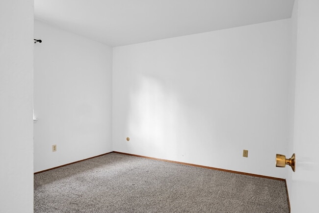 Building Photo - Comfortable 3-Bedroom Home for Rent in Central Davis