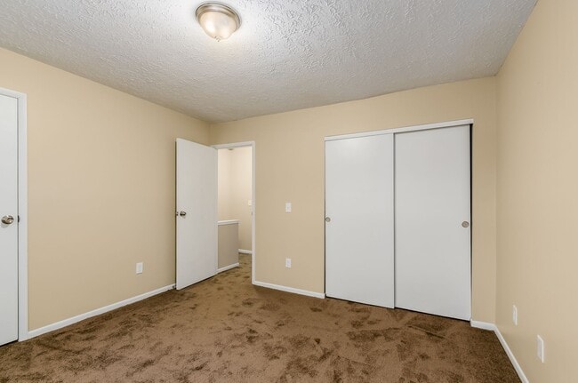 Building Photo - 2566 Sandbury Blvd