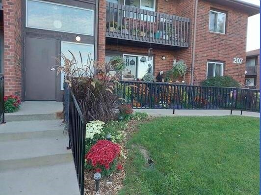 Primary Photo - 325 3rd St