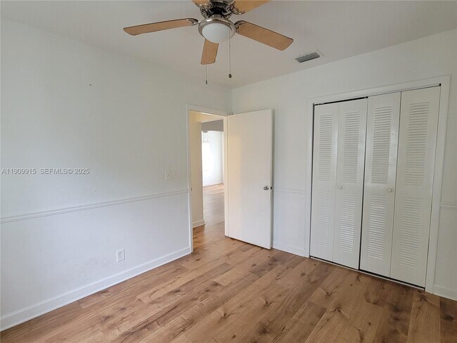 Building Photo - 3433 SW 12th St