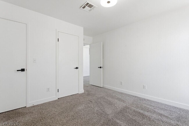 Building Photo - 5121 S Lindell Rd