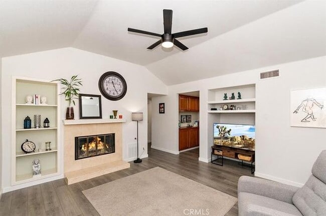 Building Photo - 11043 Country View Dr