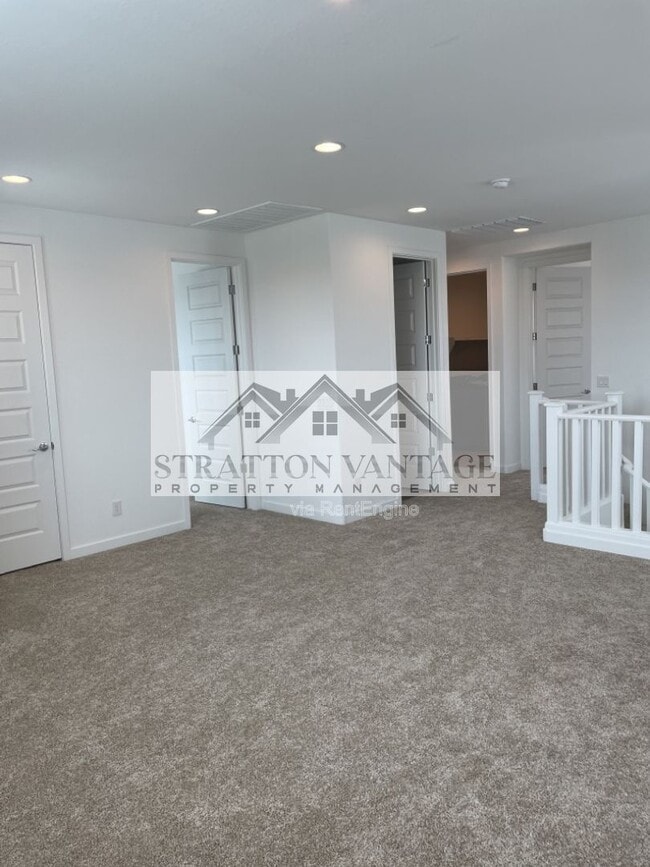 Building Photo - 5626 S 26th Ln