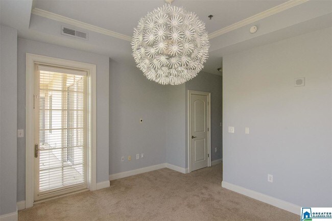 Building Photo - 2600 Highland Ave