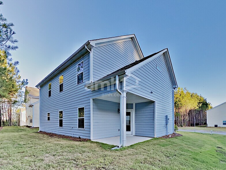 Building Photo - 561 Camp dr