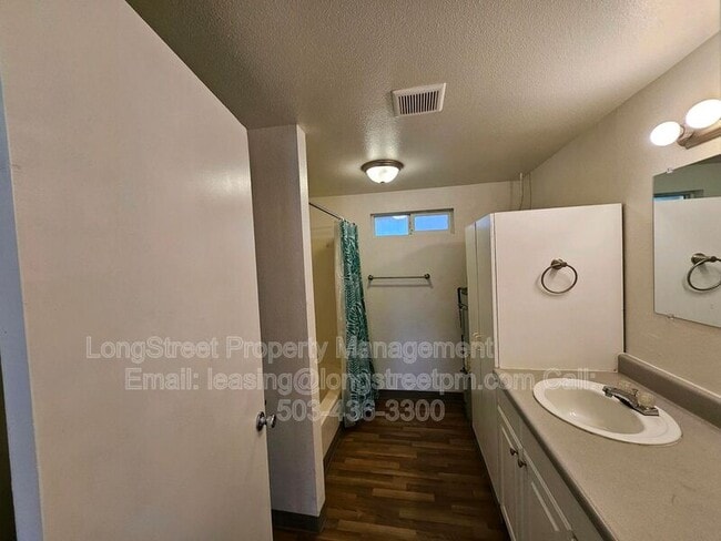 Building Photo - 4553 NE 105th Ave
