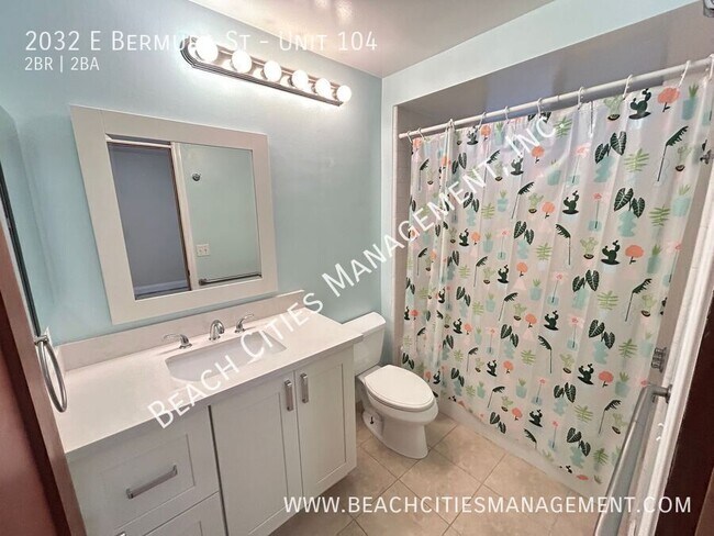 Building Photo - 2032 E Bermuda St