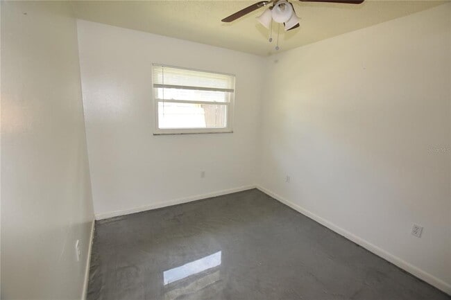 Building Photo - 305 W Hancock St