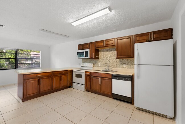 Building Photo - 4108 NW 79th Ave