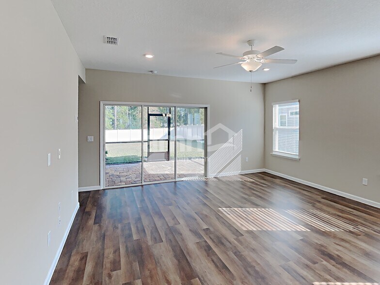 Building Photo - 245 Hemlock Pt