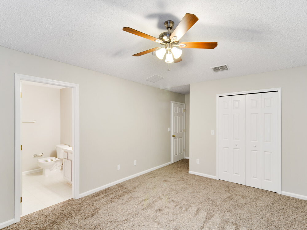 Building Photo - 1953 Longneedle Lane