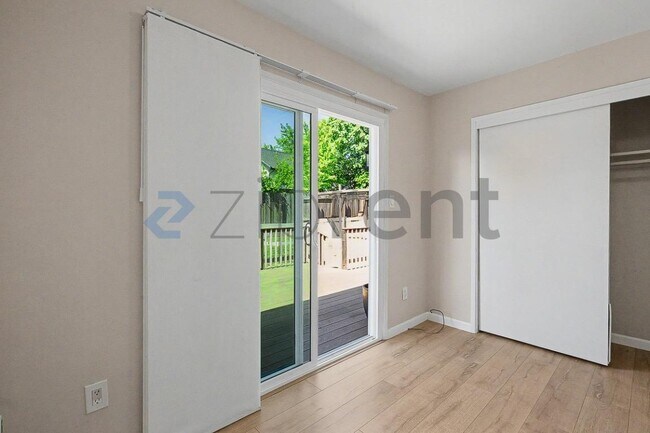 Building Photo - 2307 N Cirby Way