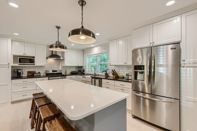 Building Photo - 18215 19th Ave N