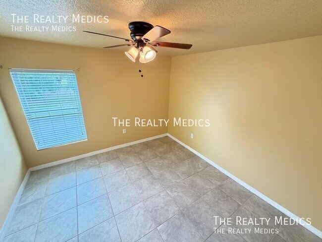 Building Photo - 2411 Grasmere View Pkwy N