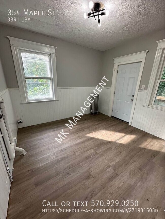 Building Photo - 352-354 Maple St