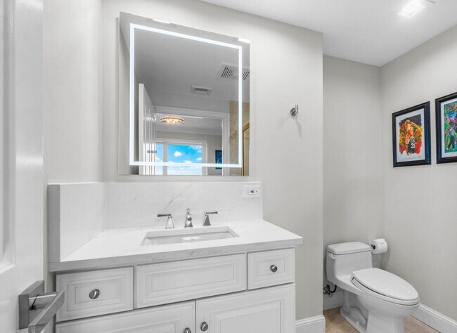 Building Photo - 5150 N Ocean Dr