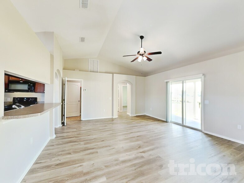 Building Photo - 495 Majestic Gardens Blvd