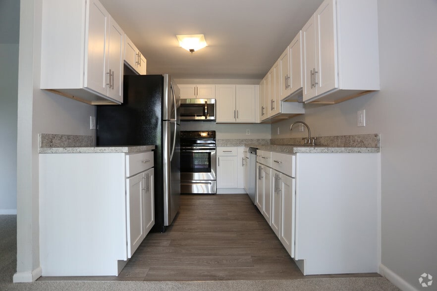 Governor Sproul Apartments 301 S Park Way Broomall PA 19008 Apartment Finder